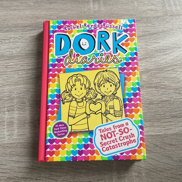 DORK diaries book series! ( 12.99 each ) (MESSAGE ME FOR INDIVIDUAL BOOK) - Picture 6 of 8